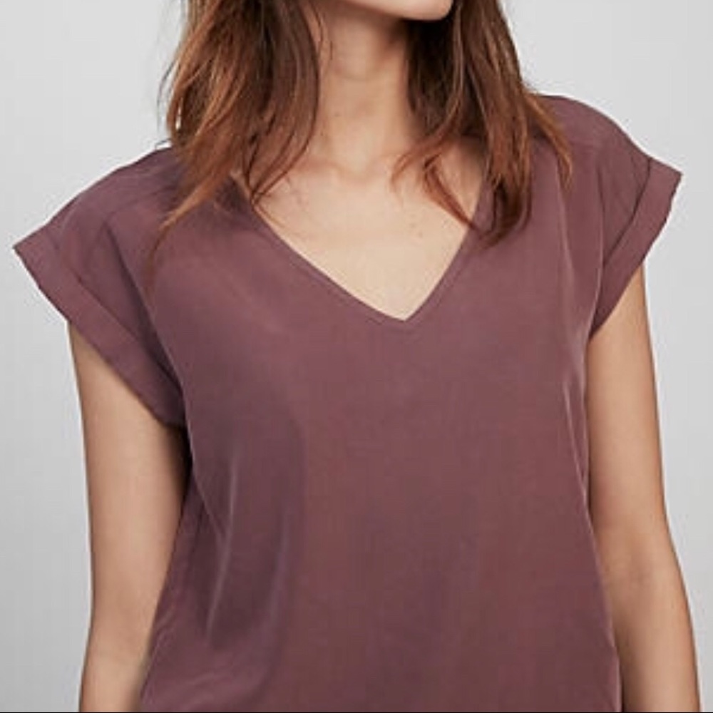 V-Neck Gramercy Tee